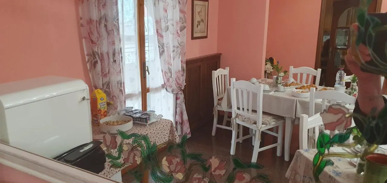 Villa Ferrari Oriella Solignano Nuovo Italy
